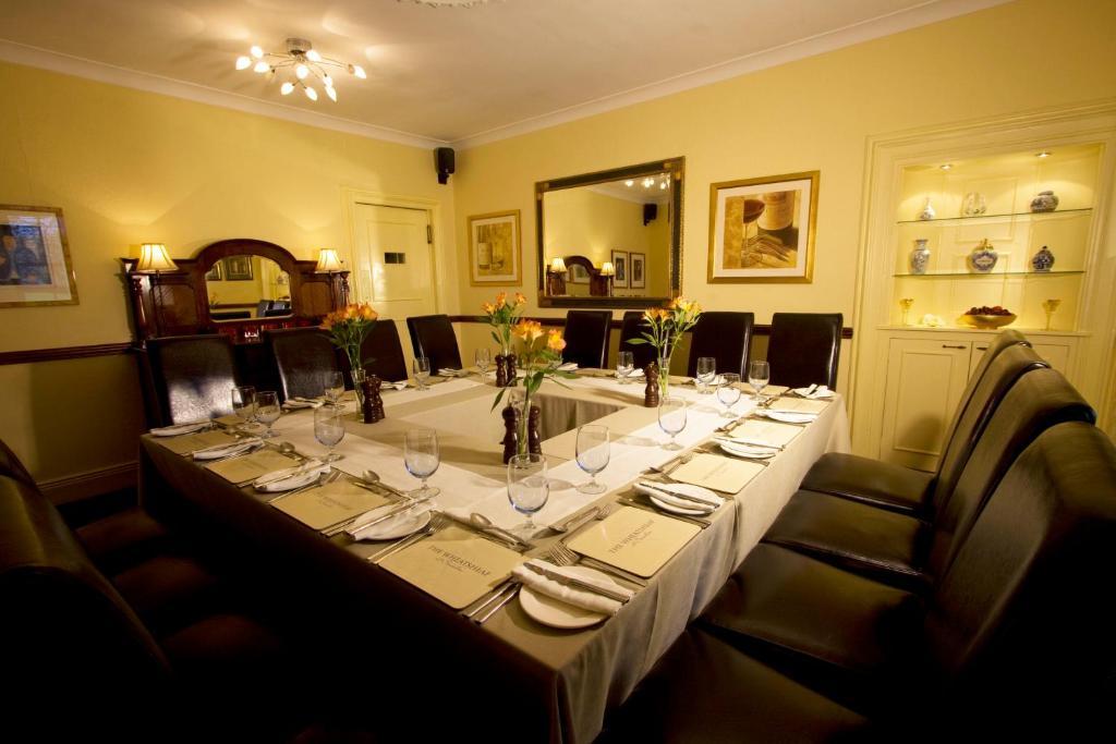 The Wheatsheaf Hotel And Restaurant Swinton  Buitenkant foto