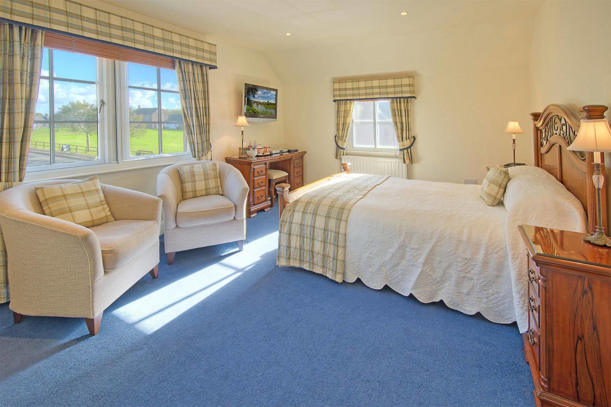 The Wheatsheaf Hotel And Restaurant Swinton  Buitenkant foto