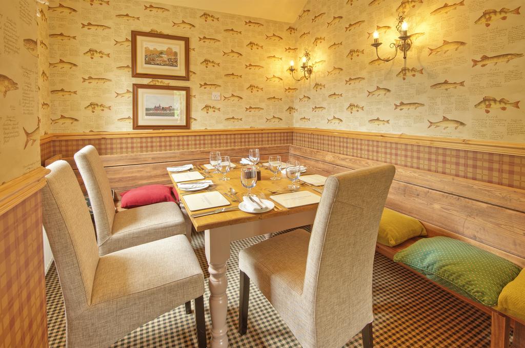 The Wheatsheaf Hotel And Restaurant Swinton  Buitenkant foto